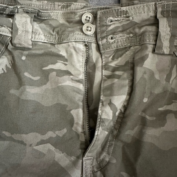 VIRAL Abercrombie & Fitch Camo Cargo Pant - Picture 4 of 4